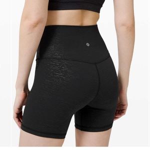 NWT Lululemon Align 6” High Rise Code Emboss Black Size 6